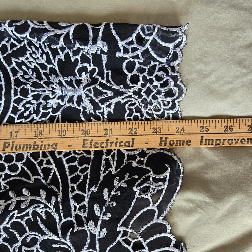 VTG IXE Black and White Embroidered Skirt - Picture 5 of 5